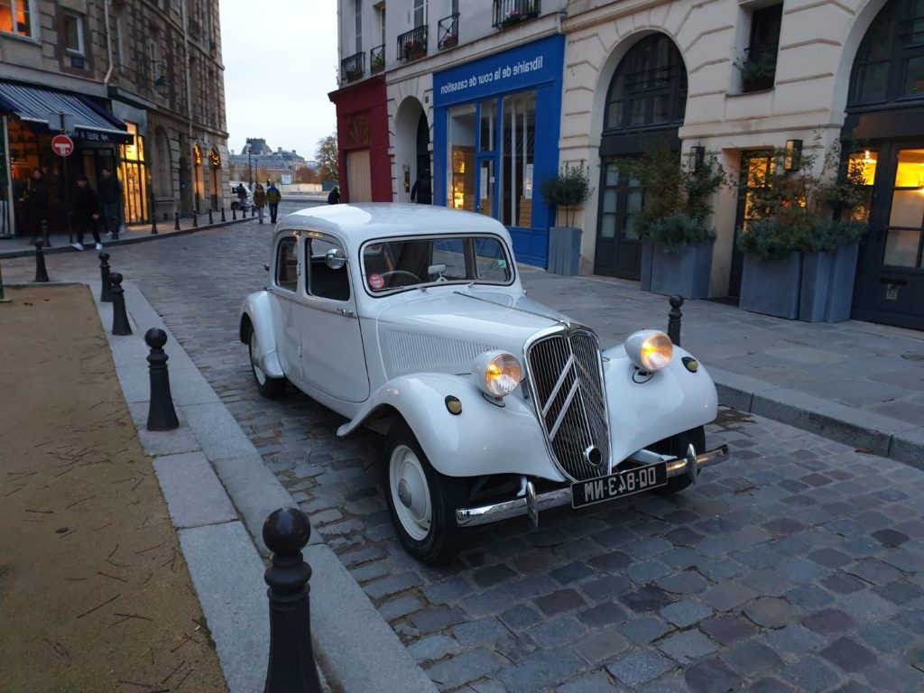 OldtimersParis-tour-secret-paris-insolite-voiture-ancienne-traction